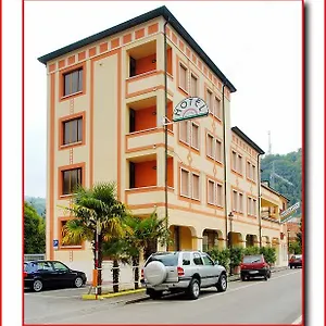 https://hotel-ristorante-fratelli-zenari.hotelinveneto.com
