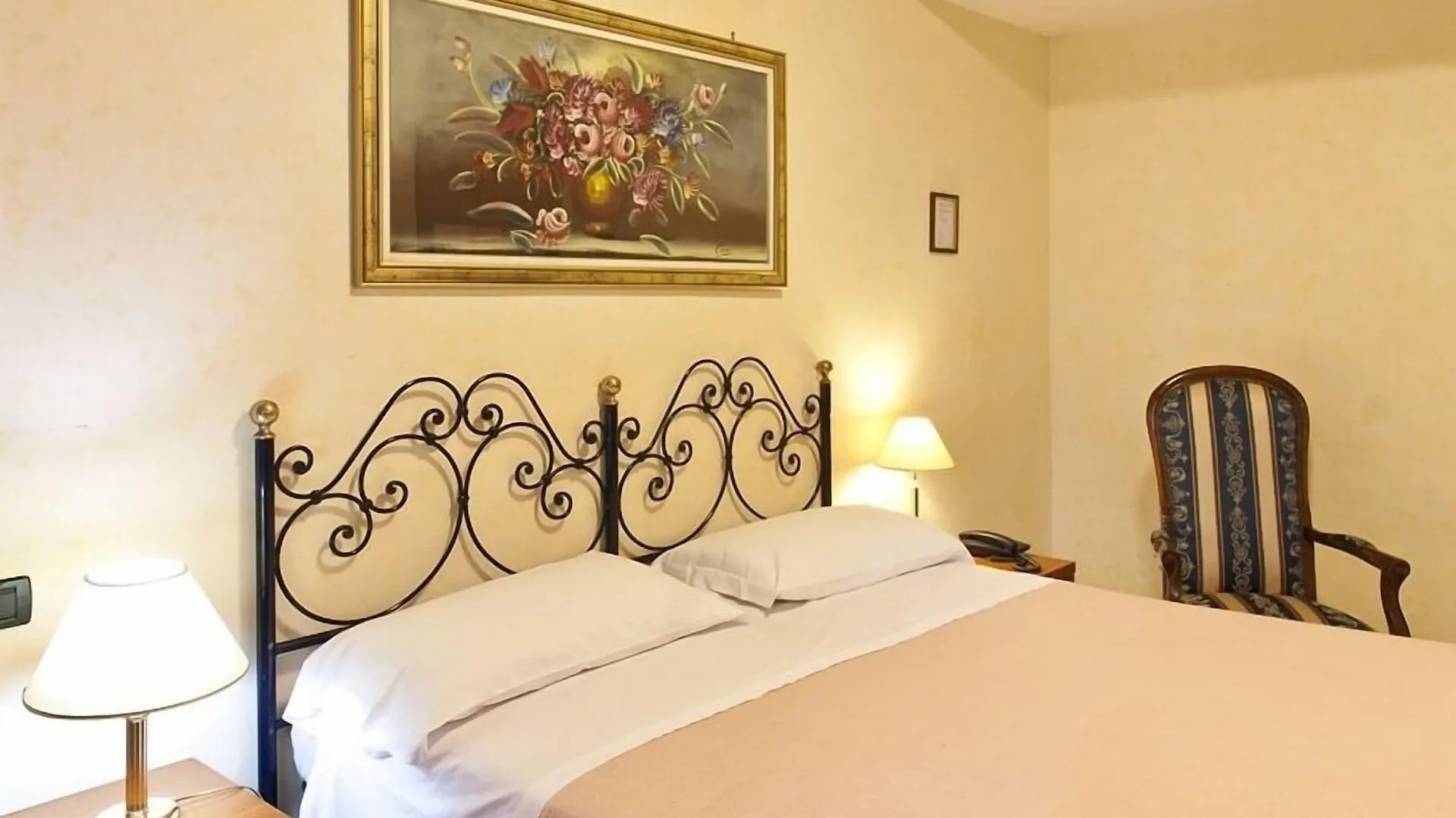 Hotel Stromboli 3*, Rome